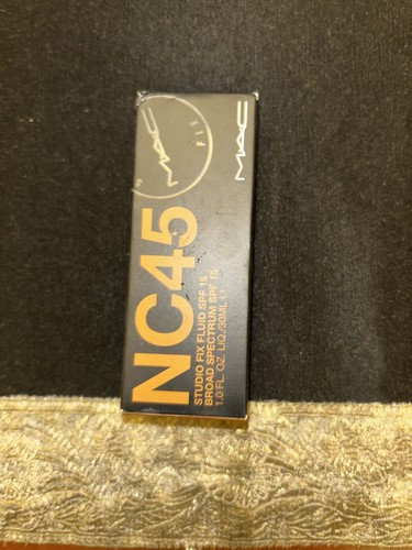 Mac Foundation Studio Fix Fluid Foundation SPF 15 NC45