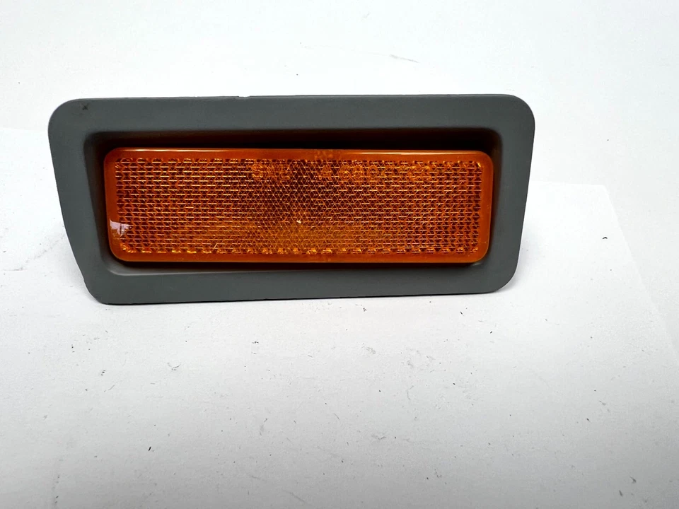 Dodge Plymouth Coronet Dart 1969 lámpara de marcado lateral delantera y retenedor 2932926 nuevo en stock Foto 3 de 4