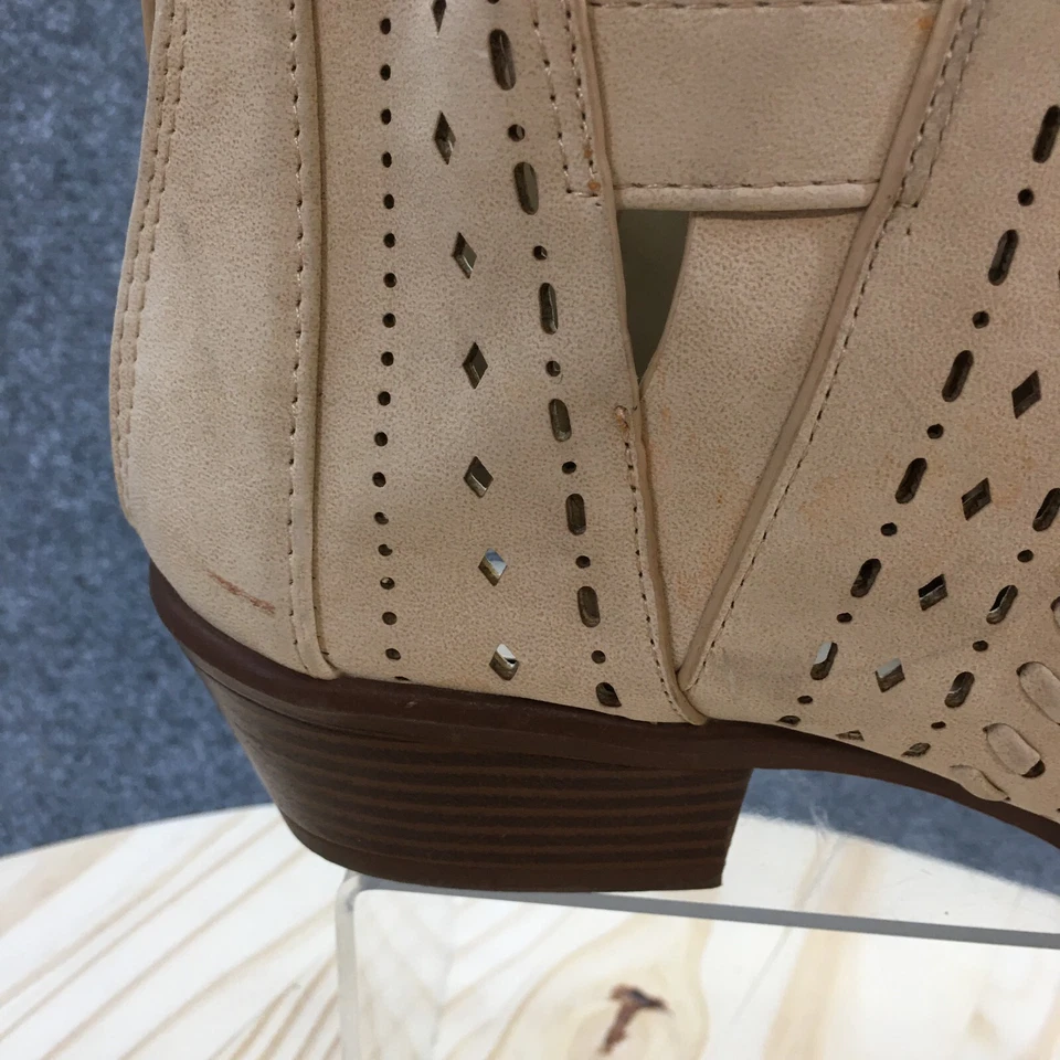 Qupid Boots Womens 8.5 Ankle Bootie Beige Casual Round Toe Comfort Cuban Heels - Image 2 of 4