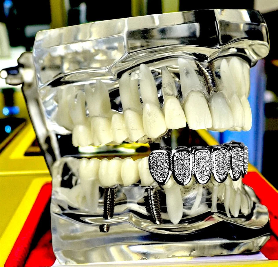 Премиум Iced Grillz — серебристые нижние зубы, имитация фианита хип-хоп блестящий гриль - Изображение 2 из 4