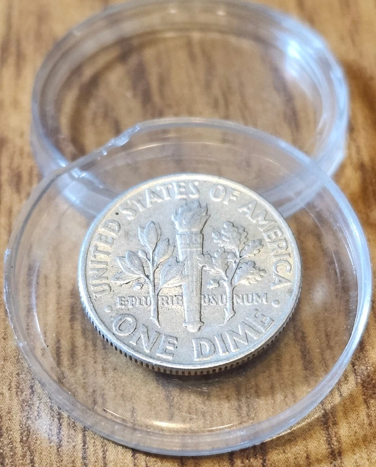 1961 Roosevelt Vintage Silver Dime with No Mint Mark – 90% Silver US Coin - Image 2 of 2