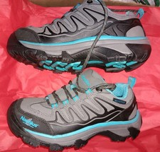 Nautilus size 6.5W Women  s Black Blue Lace Up Safety Toe Work Shoes Gently Used