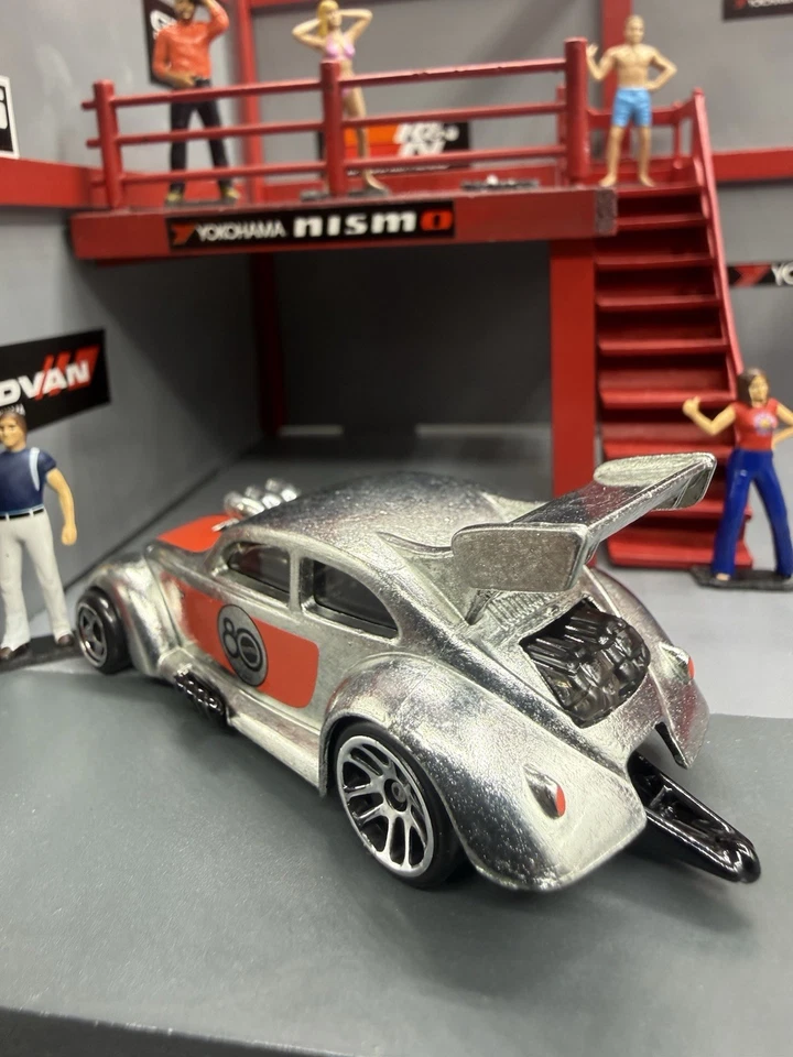 Volkswagen Drag Beetle 2025 Hot Wheels Replay the Classics 80 años suelto Foto 3 de 4