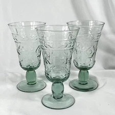 3 Mikasa Studio Nova Adirondack Aztec Southwestern Green Wine Glasses 6 1/4"