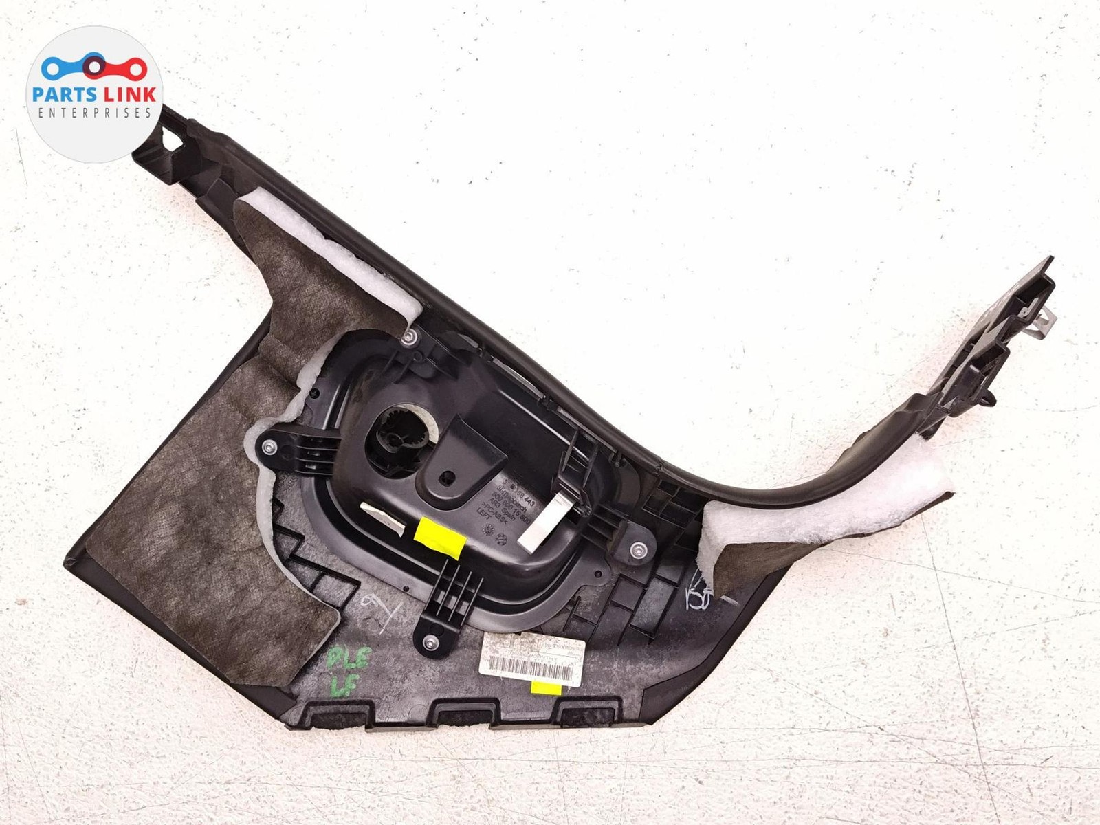 2016-20 BENTLEY BENTAYGA FRONT LEFT TRIM KICK PANEL A PILLAR LOWER END COVER 636