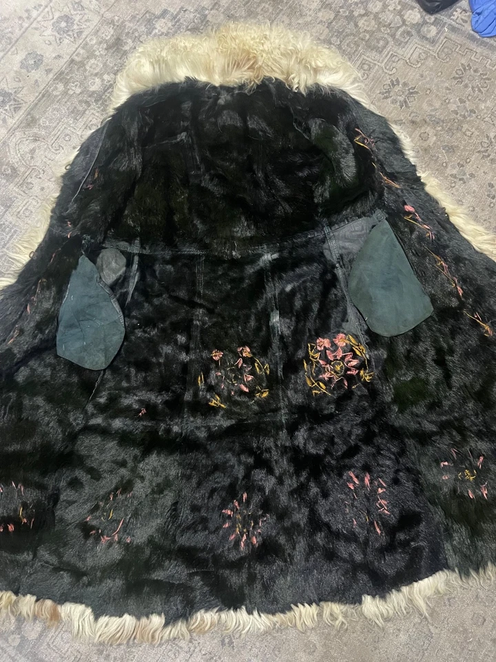 Auténtico abrigo afgano bordado de gamuza/cuero Foto 4 de 4