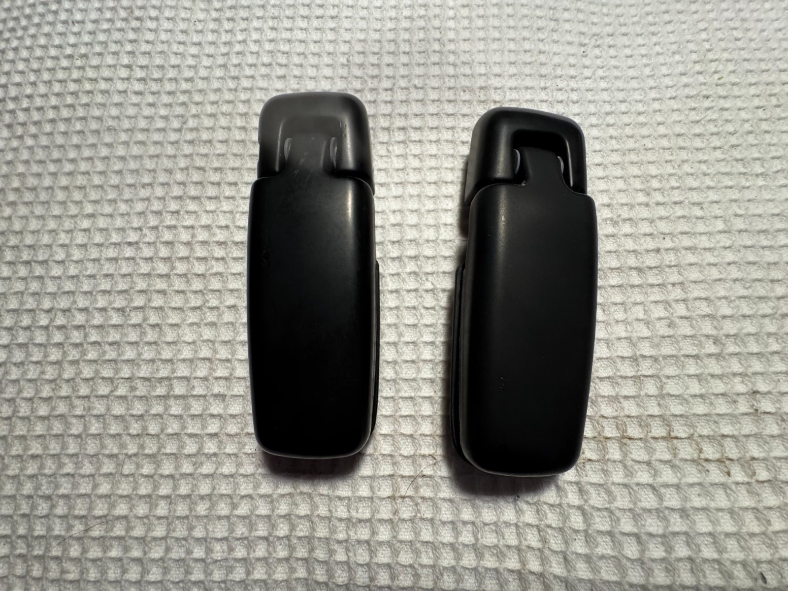 2005 Honda CR-V, CRV OEM right and left rear tailgate glass hinges