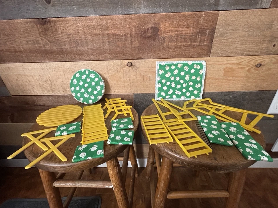 VTG Barbie size Patio Furniture-Table Chairs Swing-w/Box-READ DESCRIPTION 15A - Image 2 of 4