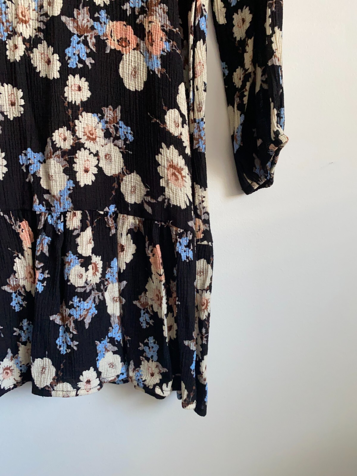 Dotti Dress Womens Size 12 Black Blue Floral Long Sleeve Round Neck