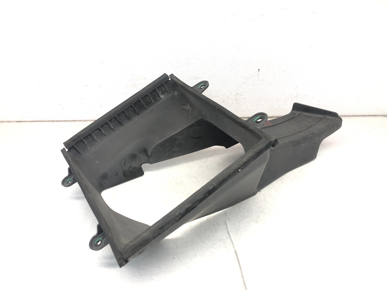 2014-2017 MASERATI QUATTROPORTE LEFT DRIVER FRONT INTERCOOLER AIR DUCT SHROUD