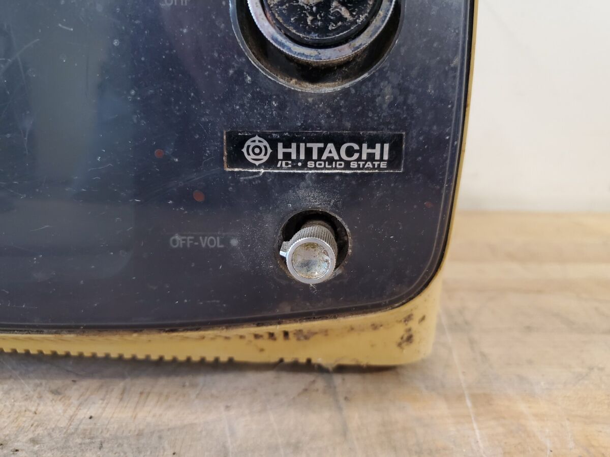 VINTAGE 1976 Hitachi I-28 TV Television - Untested - No VINTAGE 1976 Hitachi I-28 TV Television - Untested - No