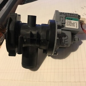 Waschmaschine HOTPOINT WMPF843GUK ABLAUFPUMPE