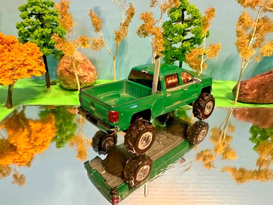 1/64 Custom Lifted, Chevrolet Silverado, 2015, 4 Door Crew Cab, G-5 Lift Kit - Image 3 of 3