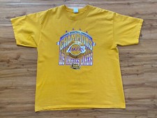 Vintage 2002 Los Angeles Lakers NBA Finals Champions T-Shirt Size XL Gold Kobe