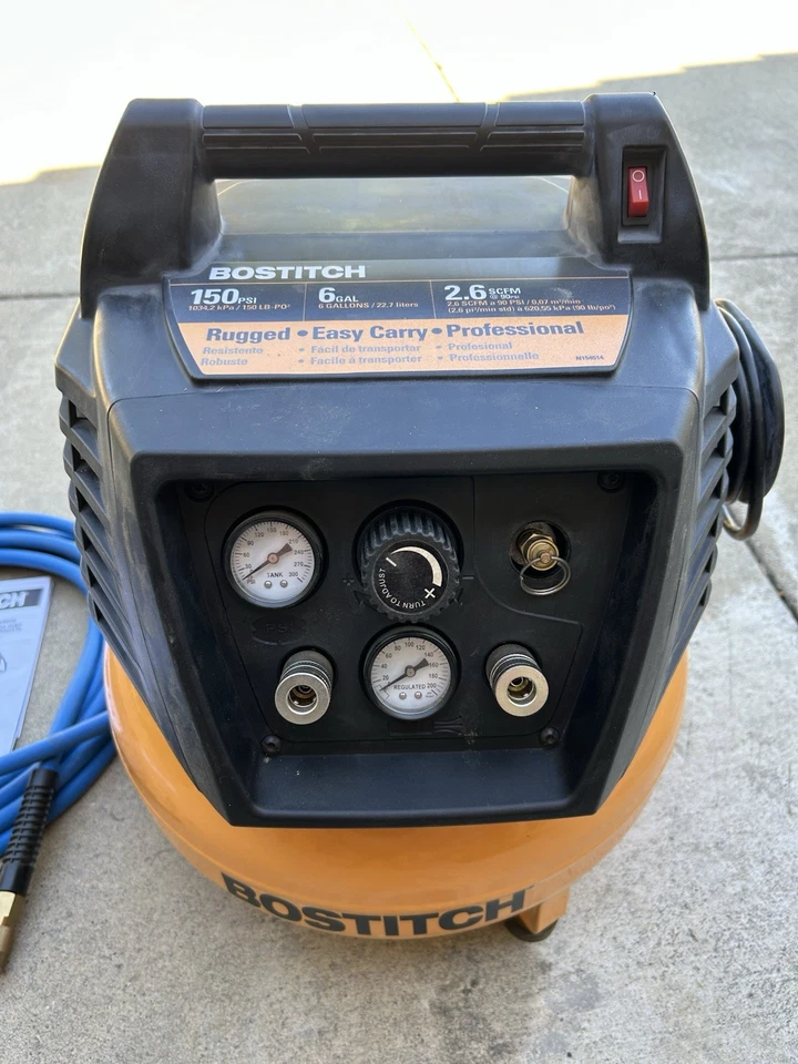 Compresor de aire portátil Bostitch BTFP2011 Foto 3 de 4