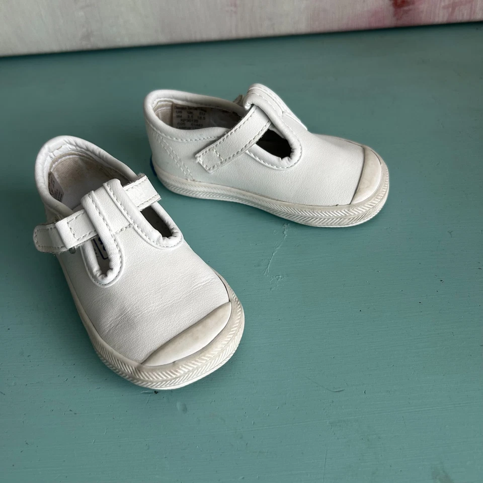 Zapatilla deportiva Keds para niños pequeños talla 3 Champion Mary Jane puntera correa en T niñas Foto 2 de 4
