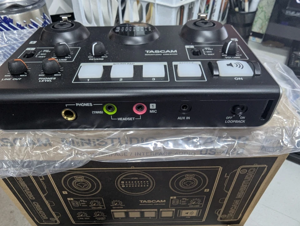 Tascam Ministudio Creator US-42B - Image 3 of 4