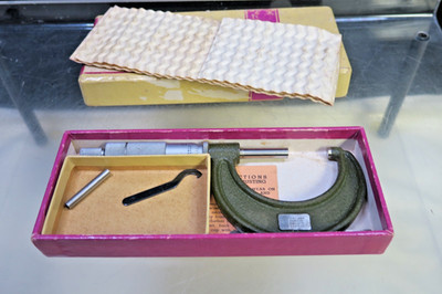 Lufkin Chrome Clad Micrometer w/Box & Inserts  1942V 2''