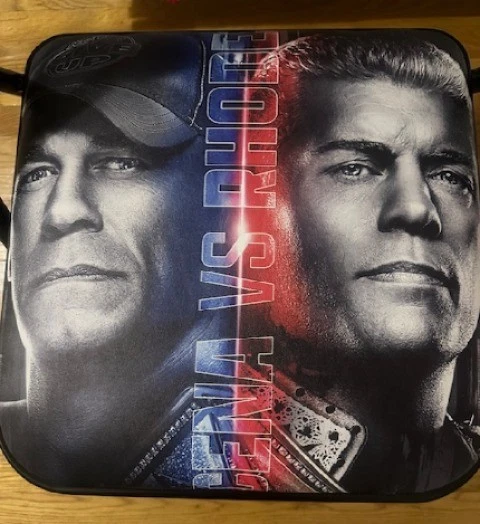 Auténtica silla anular Summer Slam 2025 - gira de jubilación John Cena  Foto 2 de 4