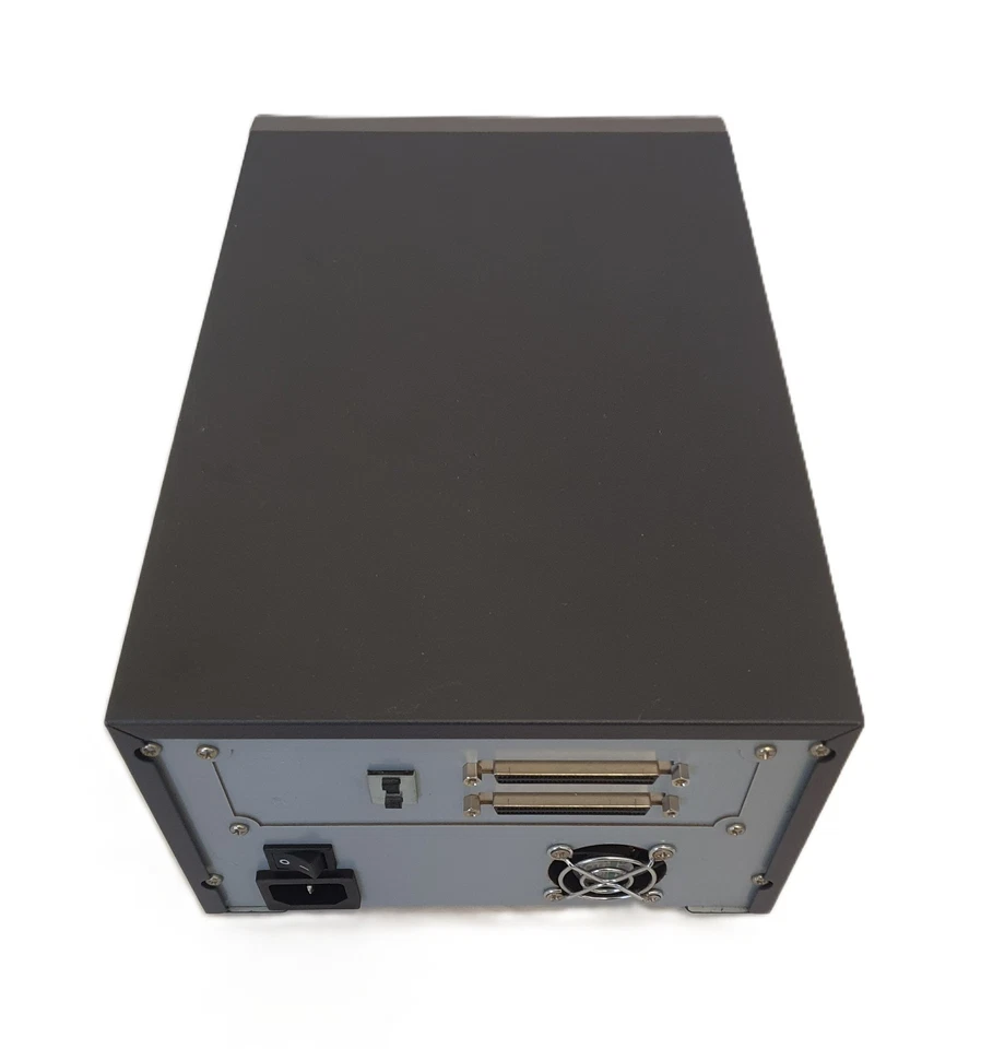 Dell PowerVault 110T External SCSI Ultrium LTO2 Tape Drive & LVD/SE Terminator - Image 4 of 4