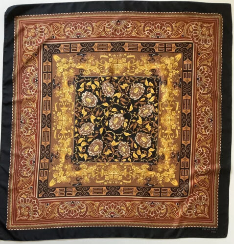 } A Classic Design 34 Inch Square Vintage Satin Scarf By Gil De Losne - Picture 1 of 3