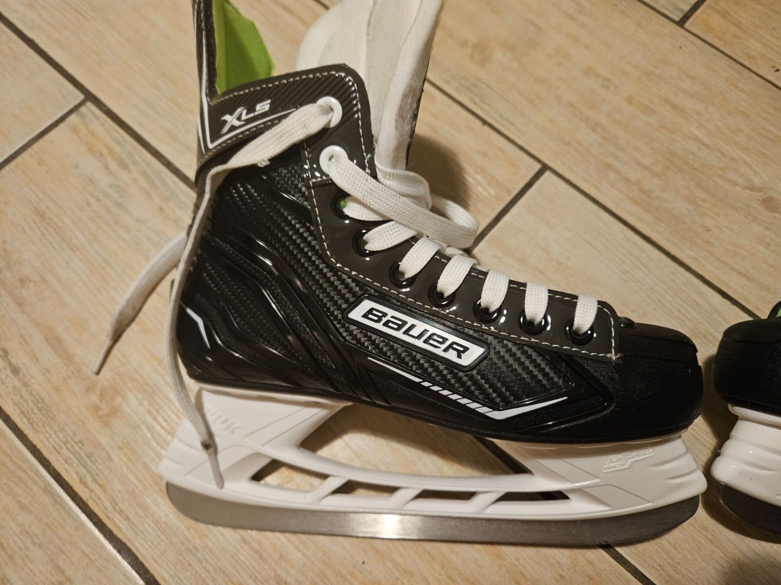 Bauer XLS XLS Intermediate Ice Hockey Skates Size 5 w/ Box Worn