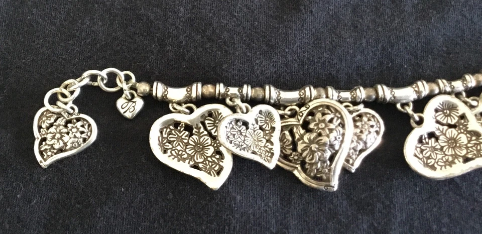 Brazalete Brighton 8” Plateado Floral Corazón Dije Con Caja de Regalo Retirado Foto 3 de 4