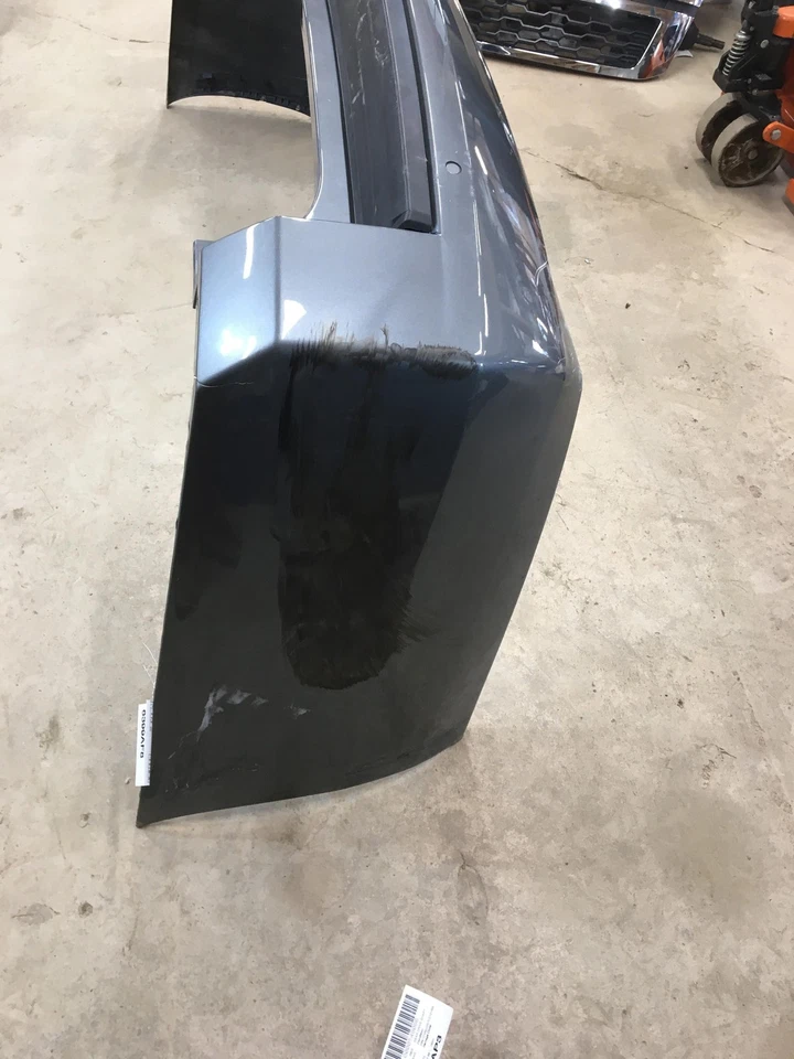 Rear Bumper Assembly 19 CHEVY/GMC SUBURBAN 1500 SERIES (No Shipping) Foto 2 de 4