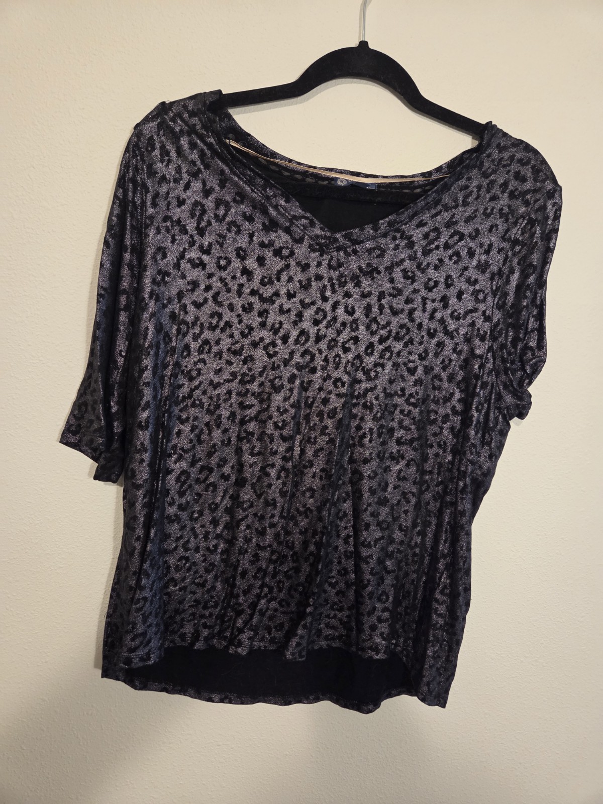 Democracy Black Gray Animal Print V-Neck Short Sleeve Blouse Women's XL