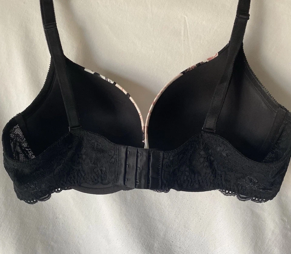 Torrid Underwire Skull And Floral Bra  Lined Cups  Roses Skulls Sz 40DD - Image 3 of 3