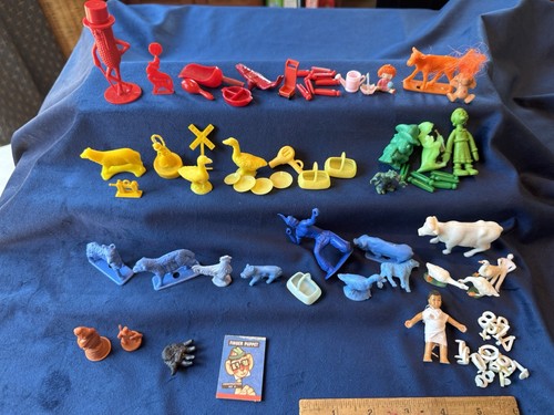 Plastic Vintage Miniatures Lot Farm Animals Cracker Jack Toys Troll Junk Drawer