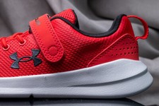 UNDER ARMOUR ESSENTIAL shoes for boys, NEW AUTHENTIC, size YOUTH 1