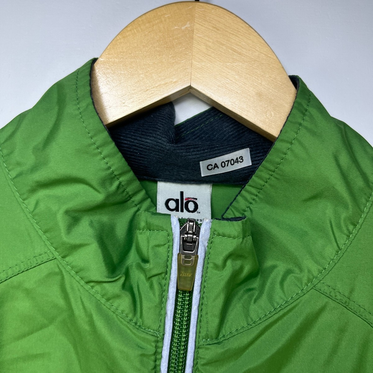 Vintage Alo Yoga Zip-Up Windbreaker Jacket Women's 2XL | eBay