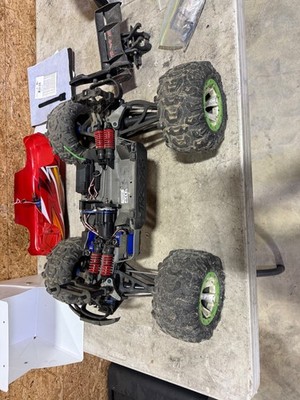 Traxxas summit 1/10 roller with controller and extras