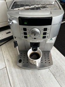 De'Longhi Magnifica S ECAM 22.110.SB Bean-to-Cup Kaffeevollautomat Top Zustand