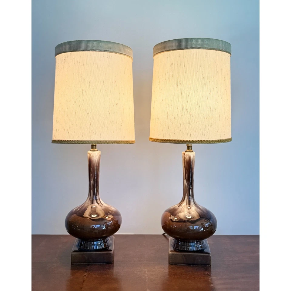 Pair of Vintage Brown Drip Glaze Swirled Retro Boudoir Lamps - Image 4 of 4