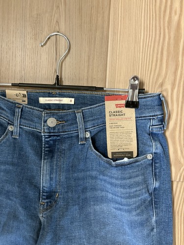Women’s Levi’s High Rise Straight Size 8 Jeans Classic Straight NWT Denim