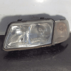 8L0941029 Projektor Links AUDI A3 (8L) 1.9 TDI cat (81Kw) Ber. 3p/d/1896cc