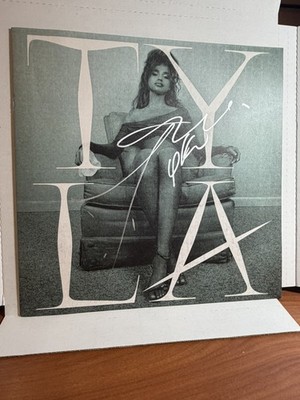 Tyla signed AUTOGRAPHED Tyla + VINYL BOOKET photo PROOF