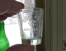 SPRINGFIELD,ILL CHAS RYAN DRUGGIST 1890s DRUGSTORE ADVERTISING DOSE GLASS MINT
