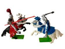 Set Of 2 Britains Ltd Deetail Medieval KNIGHTS HORSES England 1971 Vtg NOS