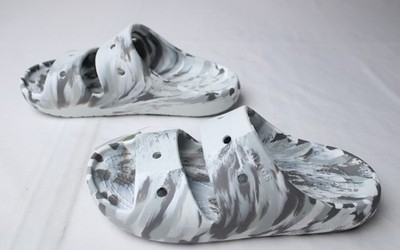 Crocs Adult's Classic Marbled Sandals V2 JL3 Moonlight Size US:5M/7W UK:4M/5W