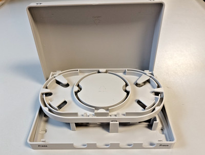 Lightwin FTTH Wanddose Outlet für 2x oder 4x SCSimplex Kupplungen , ohne Adapter