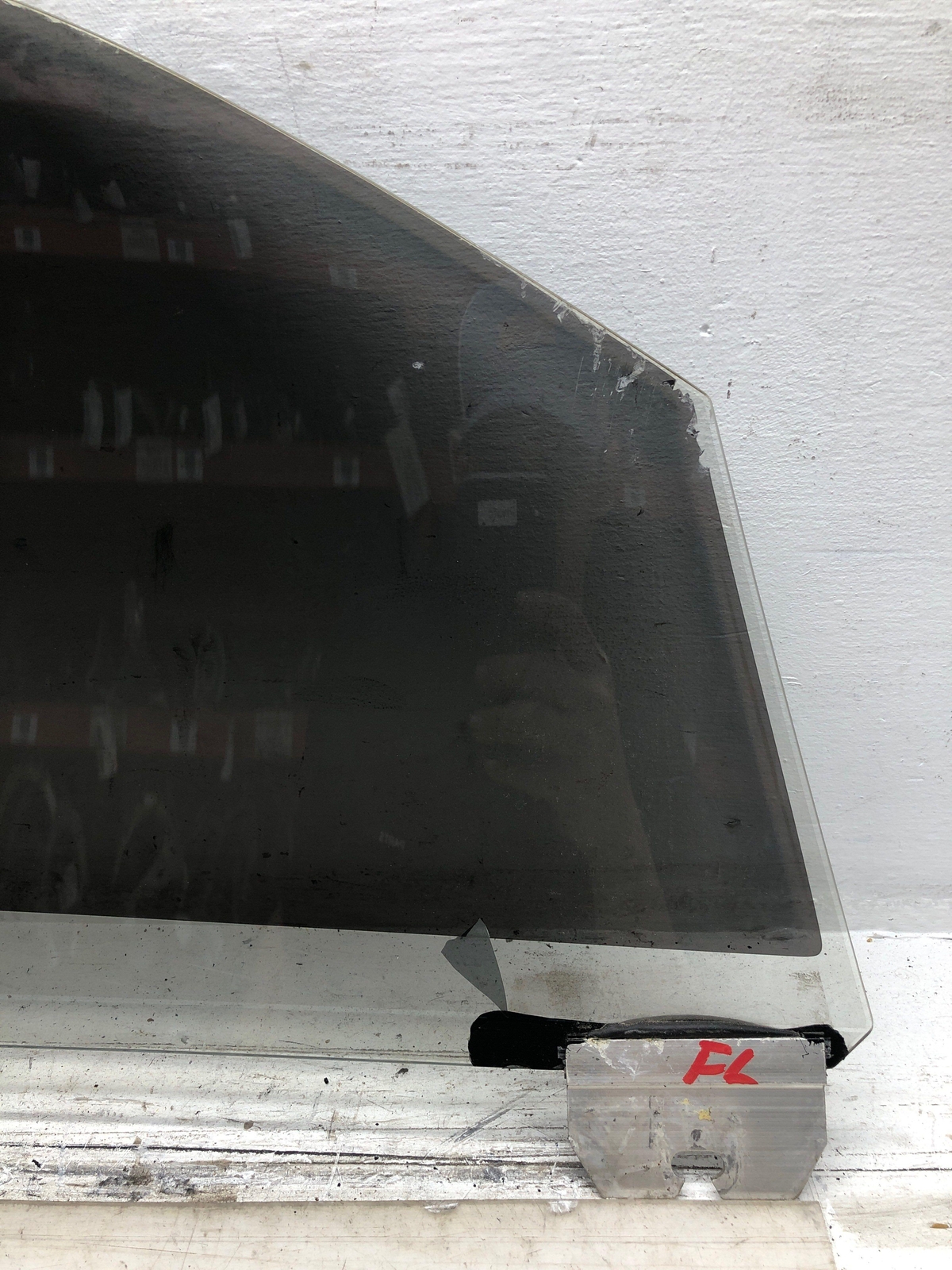 2006-2012 BENTLEY CONTINENTAL FRONT LEFT DOOR GLASS WINDOW FADED TINT 3W5845021D