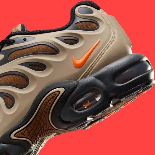 Nike Air Max Plus Drift Men's Shoes Khaki Sanddrift Hyper Crimson FZ3041 200 - Picture 4 of 9
