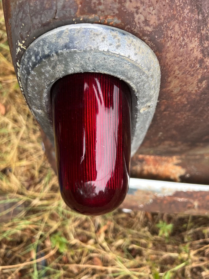 Luz trasera de vidrio Studebaker Champion 1951 1952 lente, bisel y carcasa Foto 4 de 4