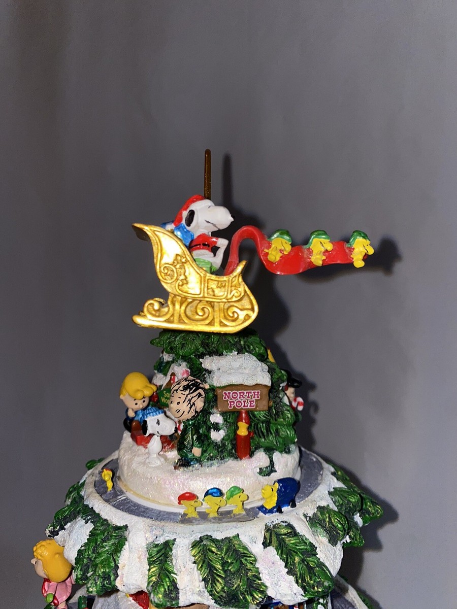 Danbury mint社製　peanuts スヌーピー クリスマス　ツリー Lighted DANBURY MINT PEANUTS CHRISTMAS TREE Snoopy Charlie Brown
