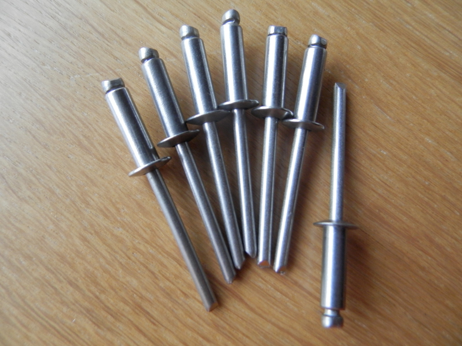 Blindnieten 3,2 mm | Senkkopf A2 gerillter Dorn Blindnieten 3,2 mm | Senkkopf A2 gerillter Dorn