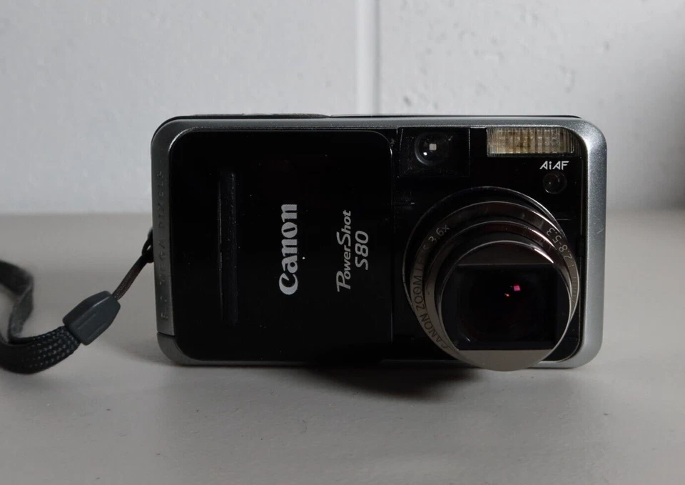 Cámara digital compacta Canon Powershot S80 negra de 8 MP en caja Foto 2 de 4