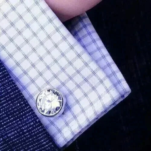 Gemelos reales de plata esterlina 925 blancos para hombre de corte redondo de 4 quilates moissanita creada en laboratorio Foto 3 de 4